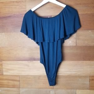 Stitchfix Hummingbird off shoulder bodysuit size S